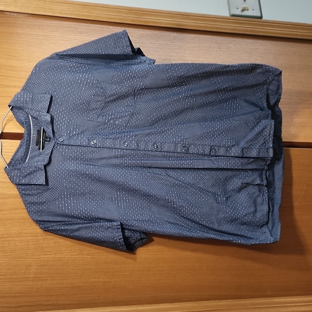 Men's blue and white casual short sleeve button down shirt